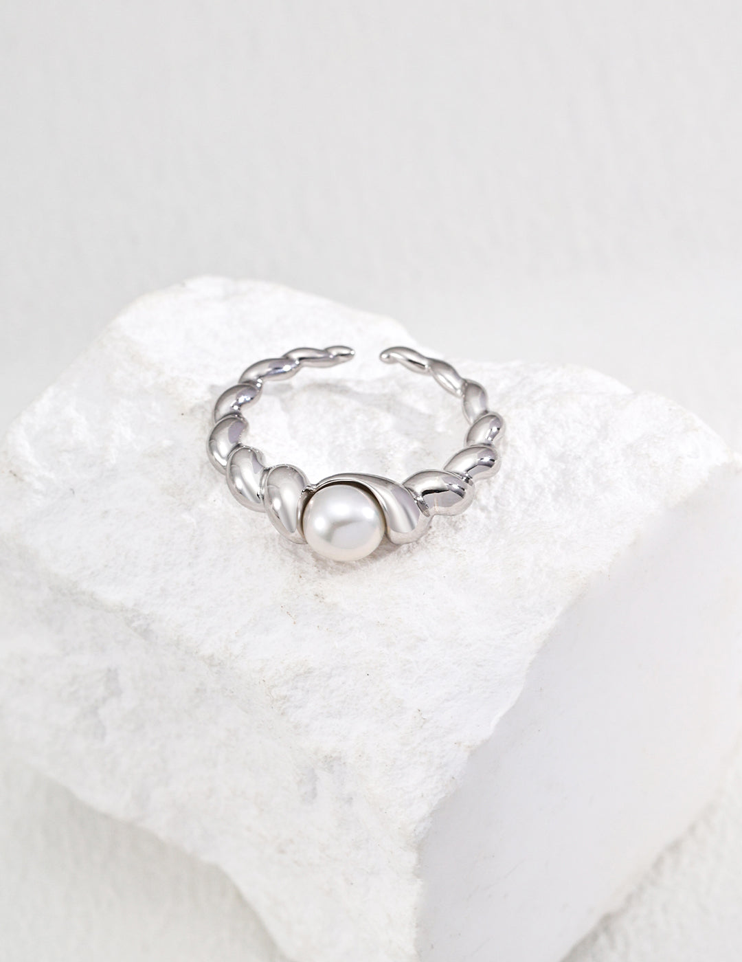 Minimalist Pearl Rope Ring