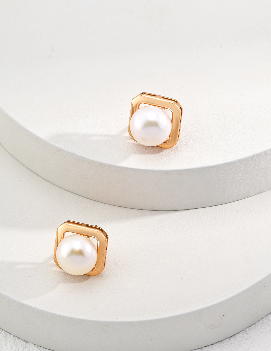 Elegance Series - Frame Pearl Stud