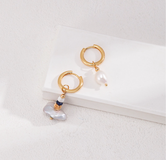 In Vacanza Asymmetric Pearl Earring Drops