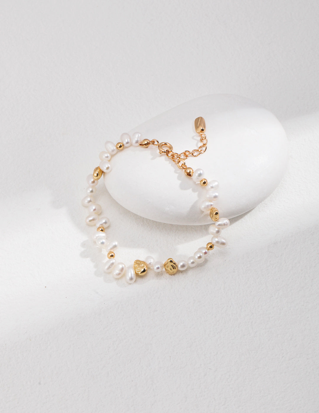 Melody Series - Beaded Pearl and Gold Bean Bracelet