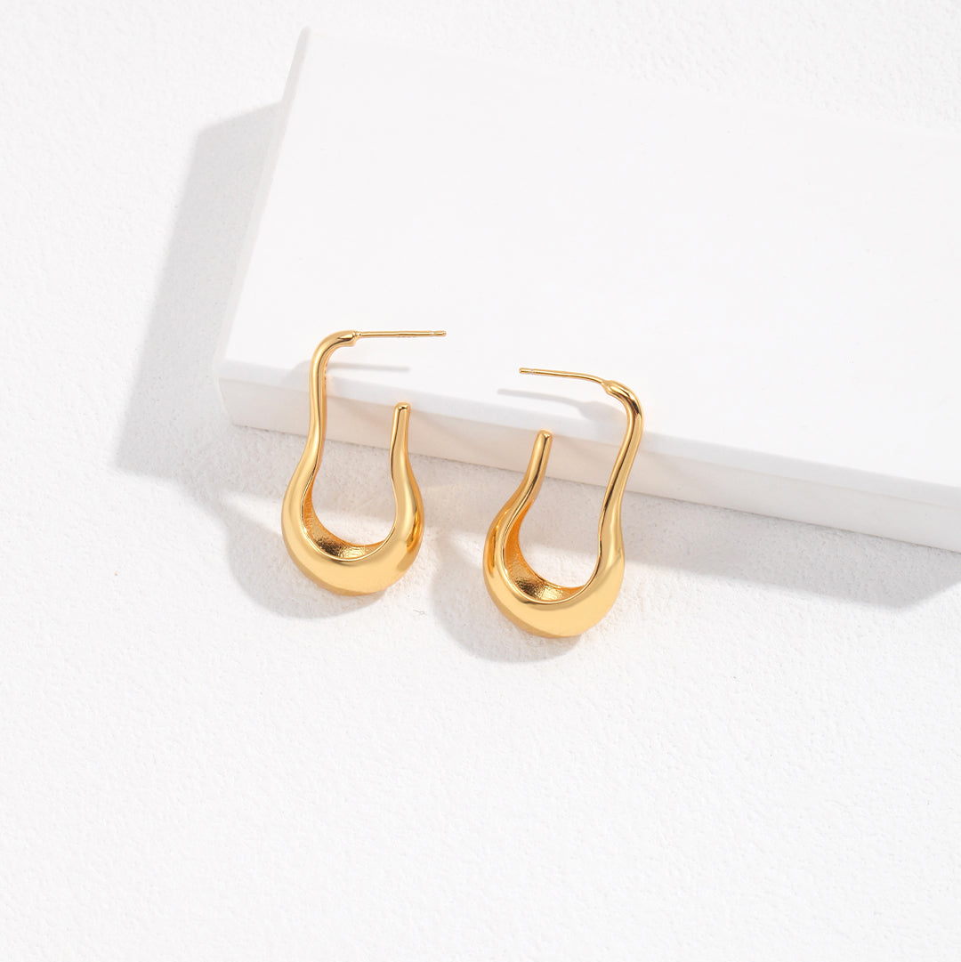 Minimalist Curvy Hoops