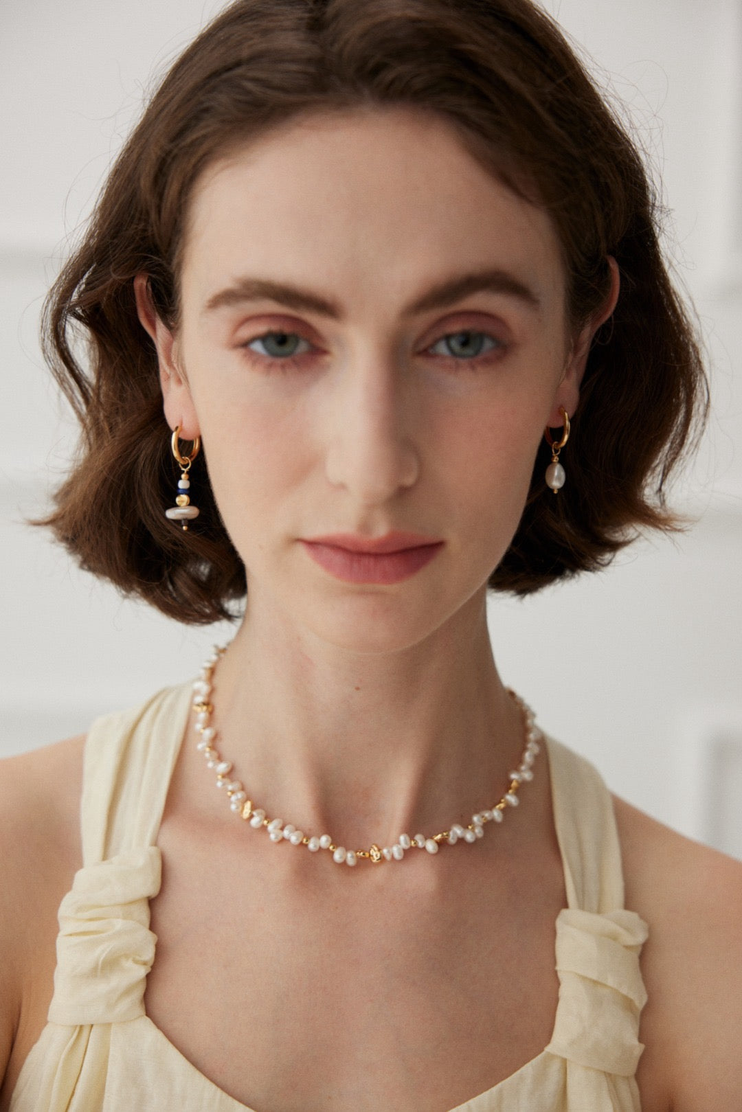 In Vacanza Asymmetric Pearl Earring Drops