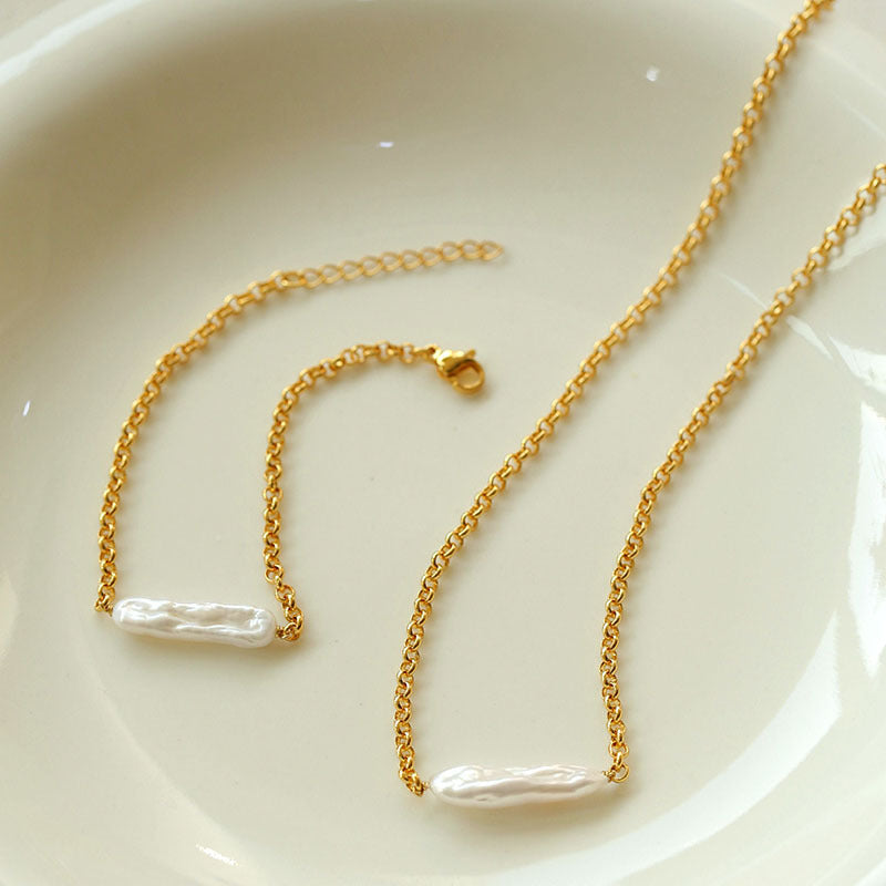 Minimalist Baroque Pearl Necklace